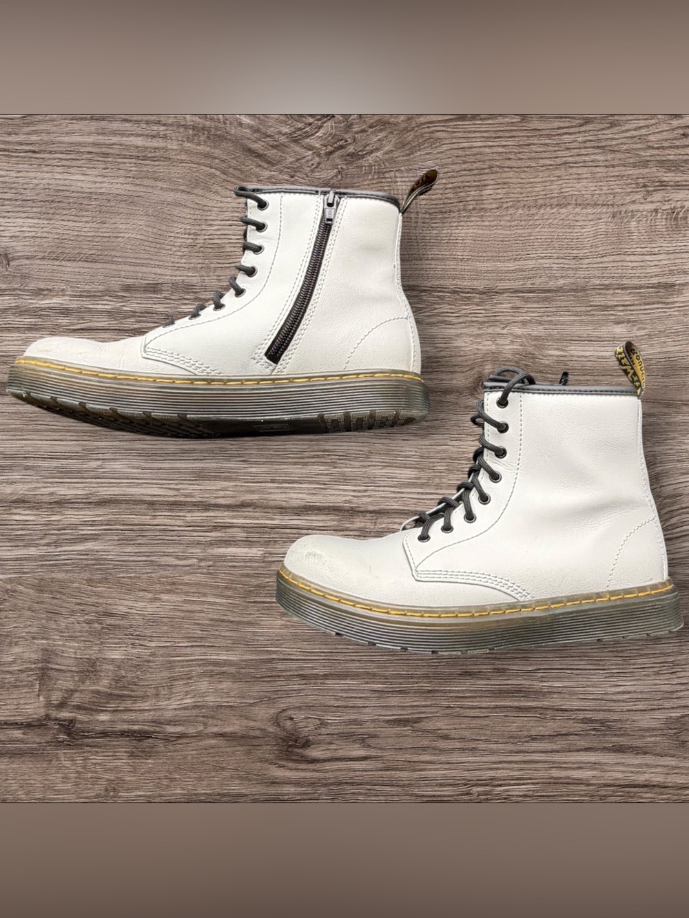 Girls White Dr. Martens Size 4 - Picture 3 of 6